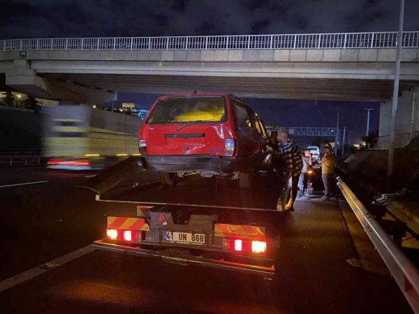 Aracını yolda bırakıp polisten kaçtı, ortalık savaş alanına döndü