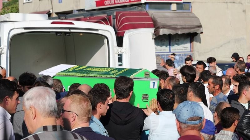 Kazadaki iki kardeş son yolculuğuna uğurlandı