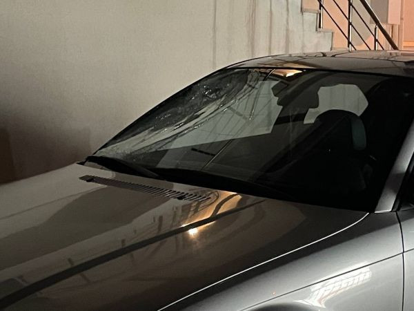 Kocaeli'de taziyeye giden 2 arkadaşa otomobil çarptı: 1 ölü, 1 yaralı