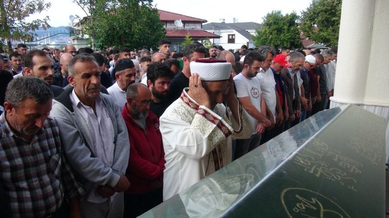 33 yaşındaki genç son yolculuğuna uğurlandı!