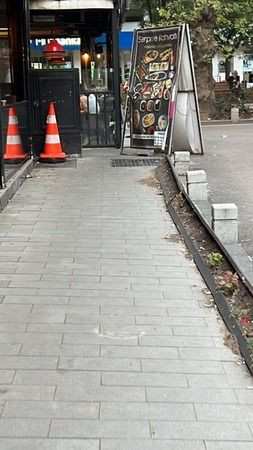“Reklam yapacağız” diye vatandaşın yolunu böyle kapattı!
