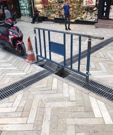 Meclisle uğraşacağınıza... Fethiye'de yeni döşenen mazgallar şimdiden kırılıyor!