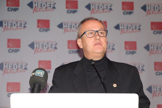 Eski vekil Yavaş’ı çöplüğe gönderdi!