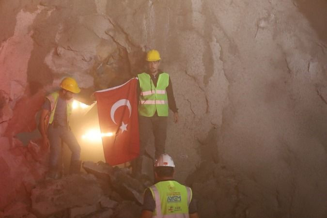 Dev metro projesinin tünelinde ışık gözüktü