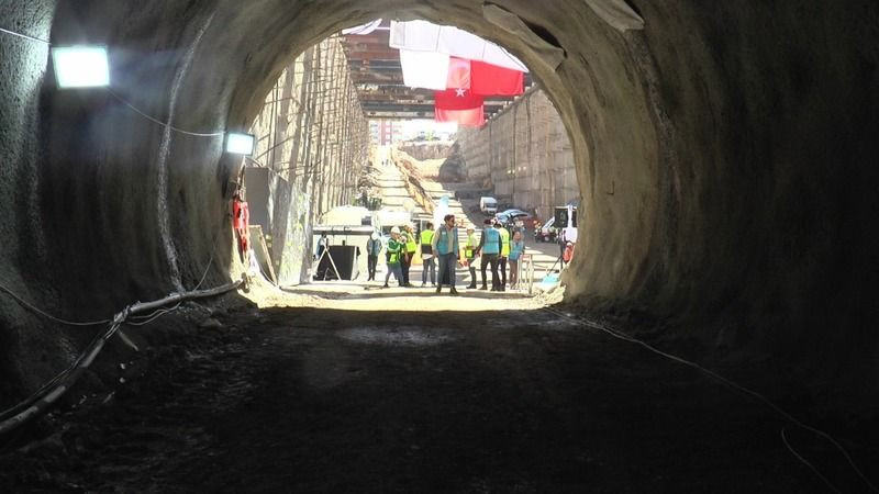 Dev metro projesinin tünelinde ışık gözüktü