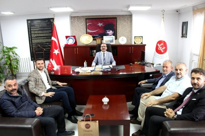 Bu fotoğraf yalan oldu… Sancaklı’ya bayrak açan ismi yanında gezdiriyor!