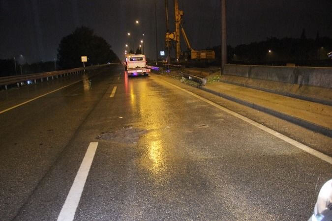 Motosiklet bariyerlere daldı: 2 yaralı