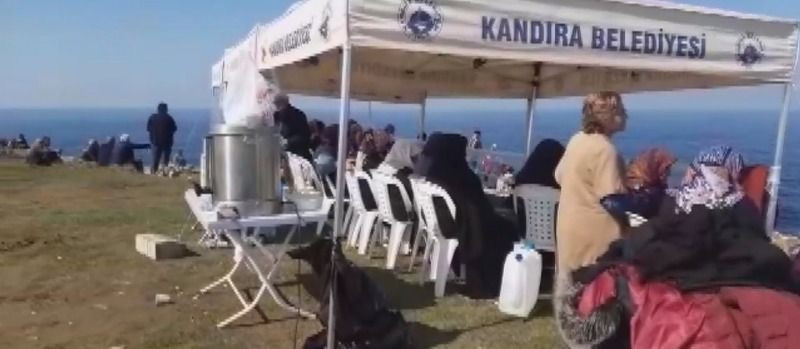 Alabora olan tekneye ulaşıldı, suya düşen şahıs aranıyor