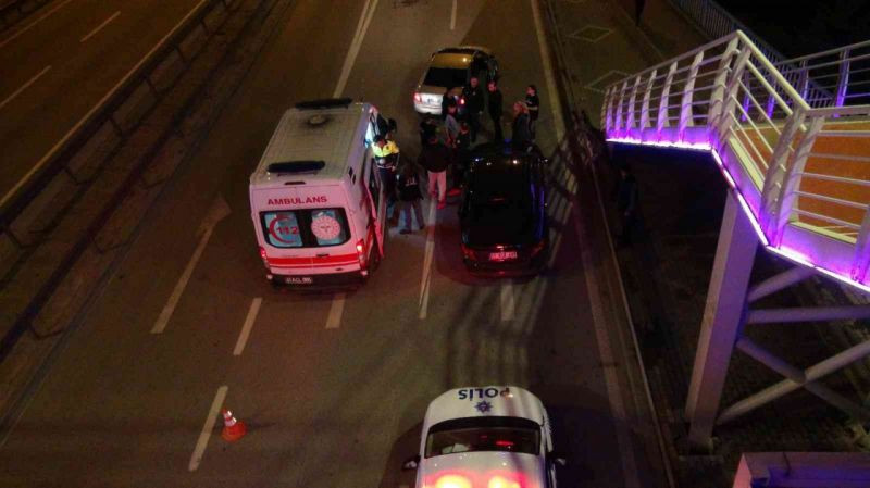 İzmit'te otomobiller çarpıştı: 2 yaralı