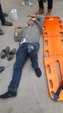 Şoför fark etmedi, tırın altında kaldı