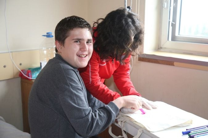 Büyükşehir, hastanedeki çocuklara moral dağıttı