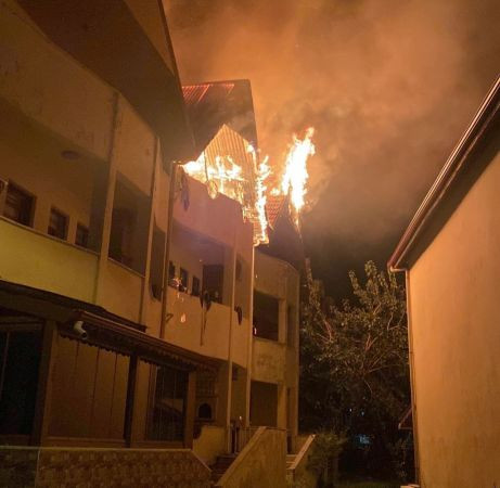 Kocaeli'de 2 villada yangın