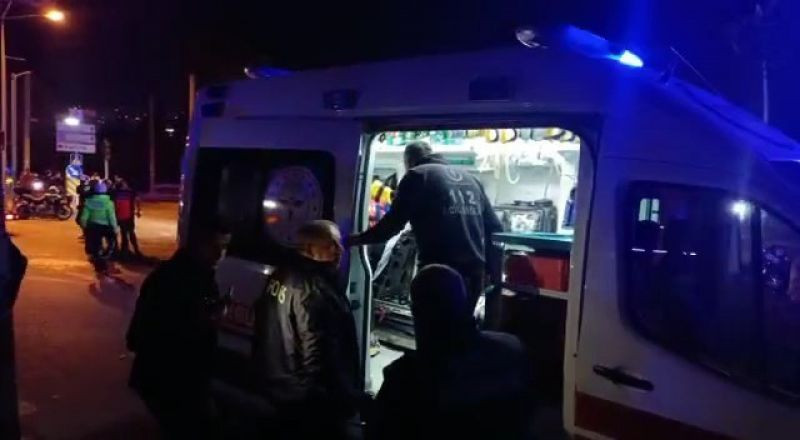 Kocaeli’de polis arabası ile hafif ticari araç çarpıştı: 2’si polis 5 yaralı