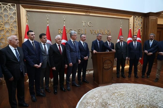 Bakan Özer, okul kantini kararını Kocaeli’de duyurdu