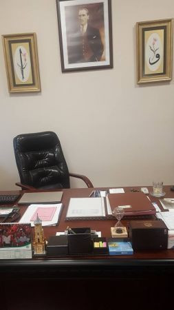 Bekir Çakır, o fotoğrafa ve ülkücülere rağmen Rektörlüğe yine aday!