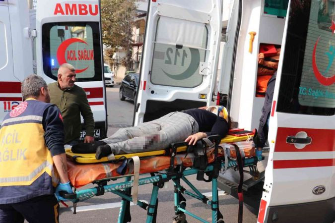 Paramparça olan otomobilde can pazarı