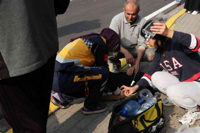 Paramparça olan otomobilde can pazarı