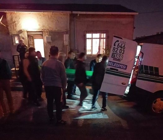 Evinin banyosunda ölü bulundu