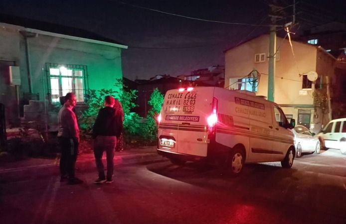 Evinin banyosunda ölü bulundu