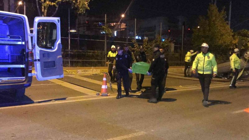 İzmit'te takla atan otomobilde can verdi