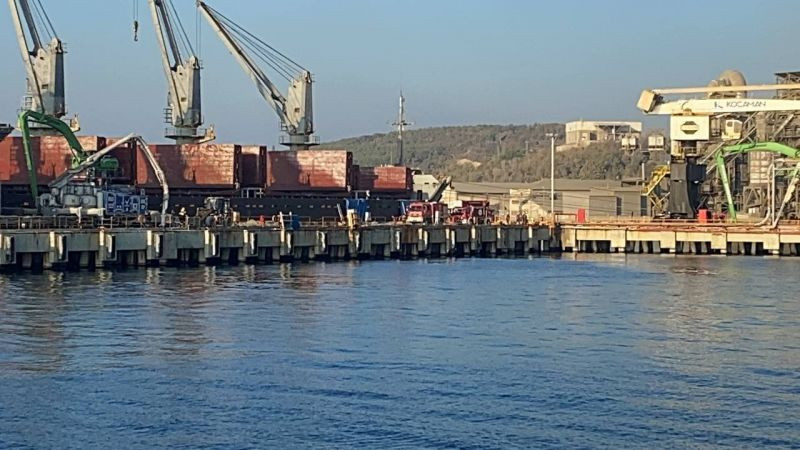 Tahliye gemisinde yangın paniği
