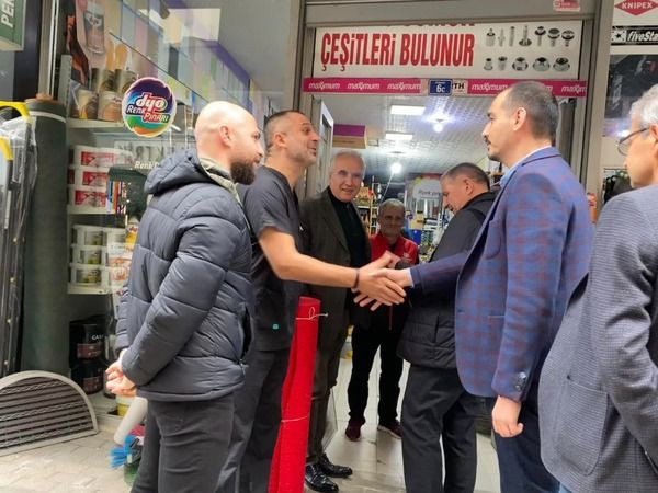 AKP İzmit Şeker ile birlikte esnafı gezdi