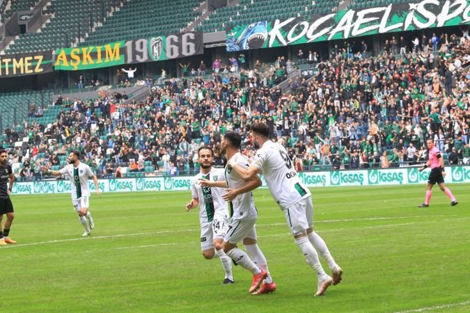 Kocaelispor, ıslıklana ıslıklana 3 puanı aldı!