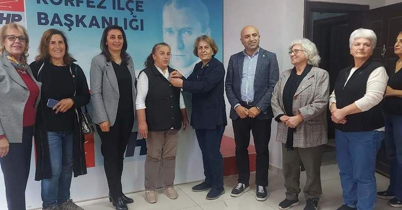 CHP Körfez’de istifaların ardından yeni kadın üyeler