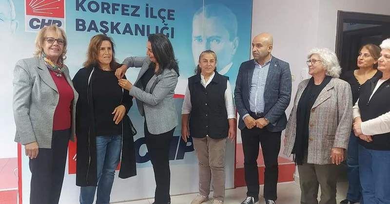 CHP Körfez’de istifaların ardından yeni kadın üyeler