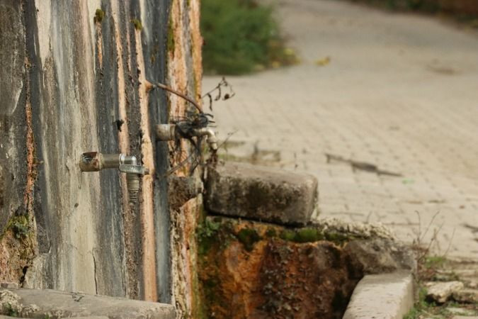 Medusa başı ve motifli lahit, köyün çeşmesi oldu