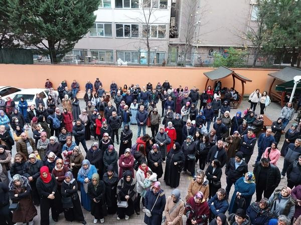 O okulun velilerinden uyarı!
