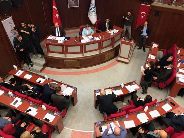 AKP ve CHP 110 taşınmazın satışını reddetti!