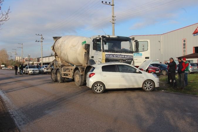 Kocaeli'de tankerle otomobil çarpıştı: 2 yaralı