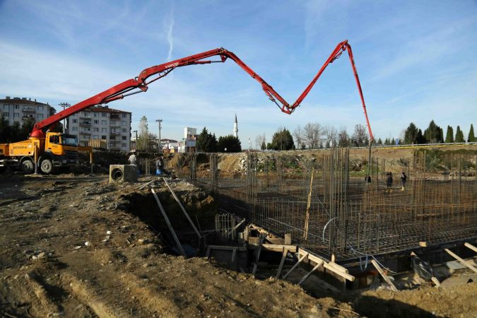 Gölcük Yeni Terminali'nin temel betonu atılıyor