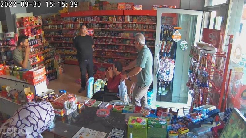 Dolandırdığı şahıslarla böyle kahkaha attı, engelli çocuğa bile acımadı