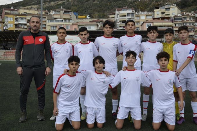 Körfez Gençlerbirliği U-14 namağlup şampiyon