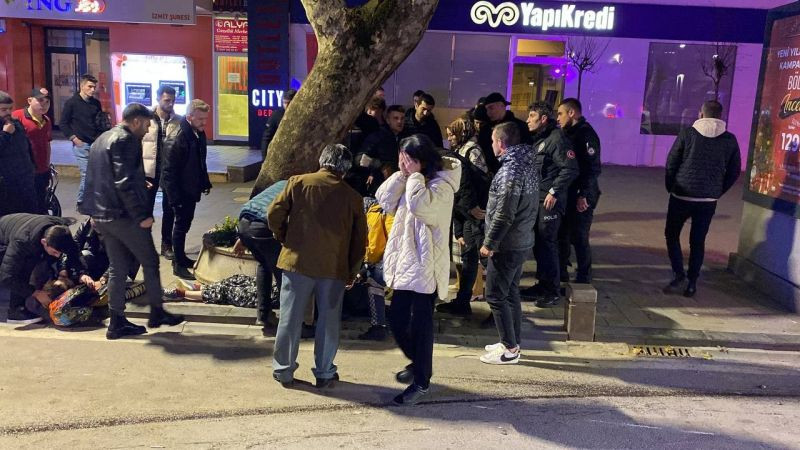 İzmit çarşıda feci kaza, 30 metre sürüklendi: 2 ağır yaralı! O anlar kamerada