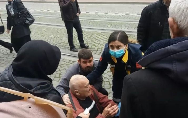 İzmit'te yaya, seyir halindeki tramvaya çapıp yaralandı