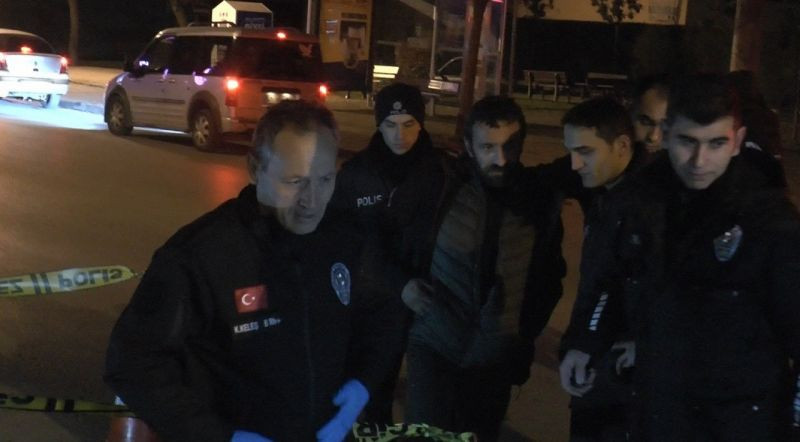 Tartıştığı şahsa kurşun yağdırdı, yoldan geçen vatandaşı vurdu