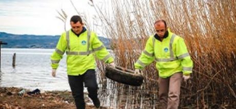 Su seviyesi geriledi, Sapanca Gölü'nden bakın neler çıktı