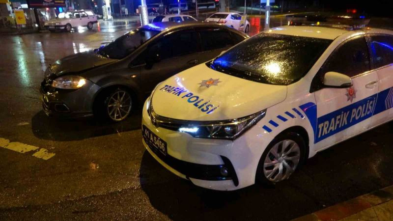 Kocaeli’de film sahnelerini aratmayacak kovalamaca, 2 polis yaralandı