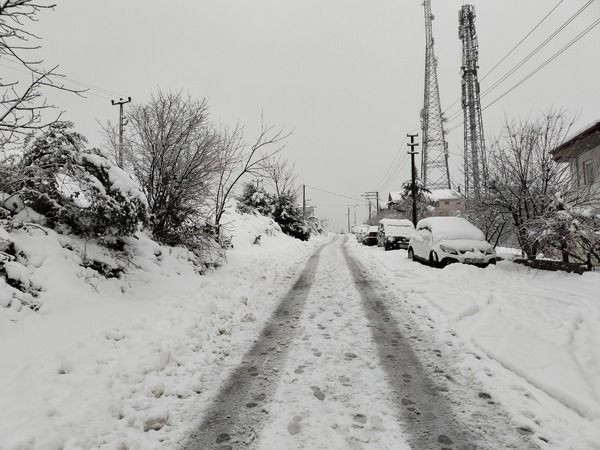 İzmit’te 1,5 kilometrede kar farkı!