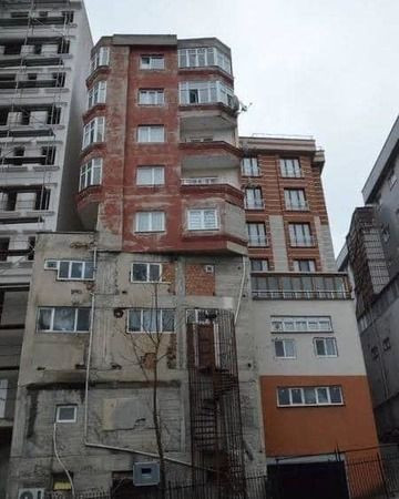 Buna şaşıranlar bir de İzmit’teki bu binaya baksın!