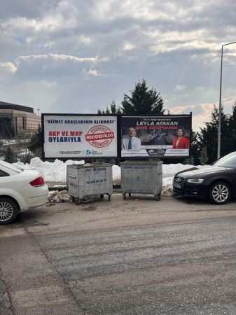 Hürriyet’in o billboardları hala duruyor!