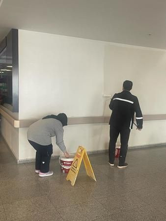 Kocaeli Devlet Hastanesinin duvarlarına, kadın eli değdi