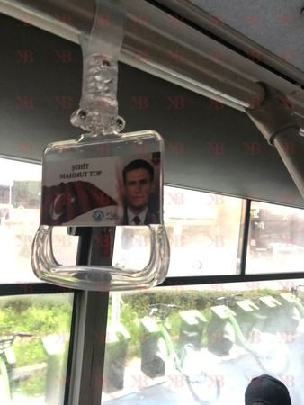 Bu otobüse binenler şehitlere tutundu