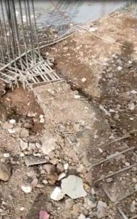 Binanın kirişlerini toprakla doldurdular