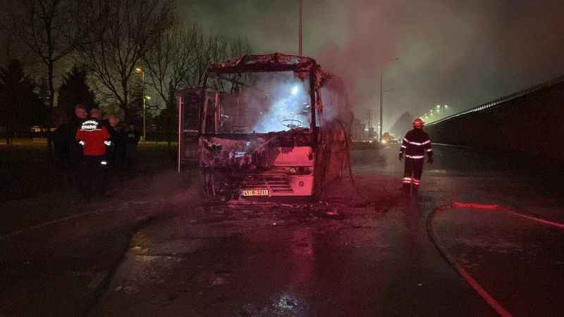 Kocaeli'de, işçi servisinde facianın eşiğinden dönüldü