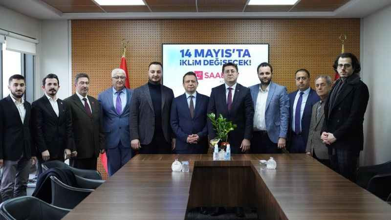 “14 Milletvekili Bizim” deyip, sahaya indiler