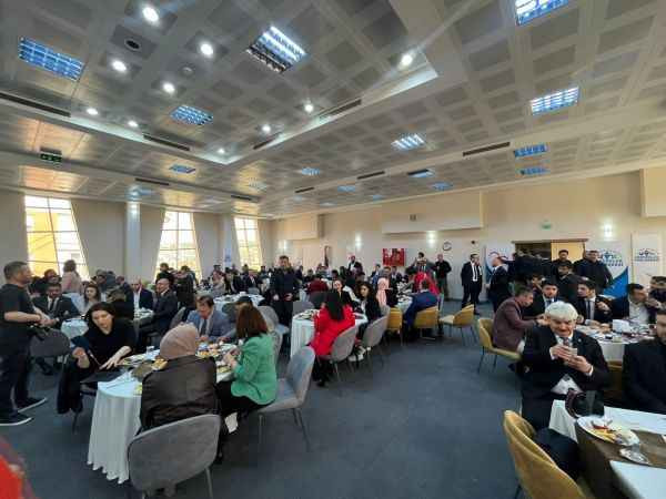 Davutoğlu’na ilgi bu kadar